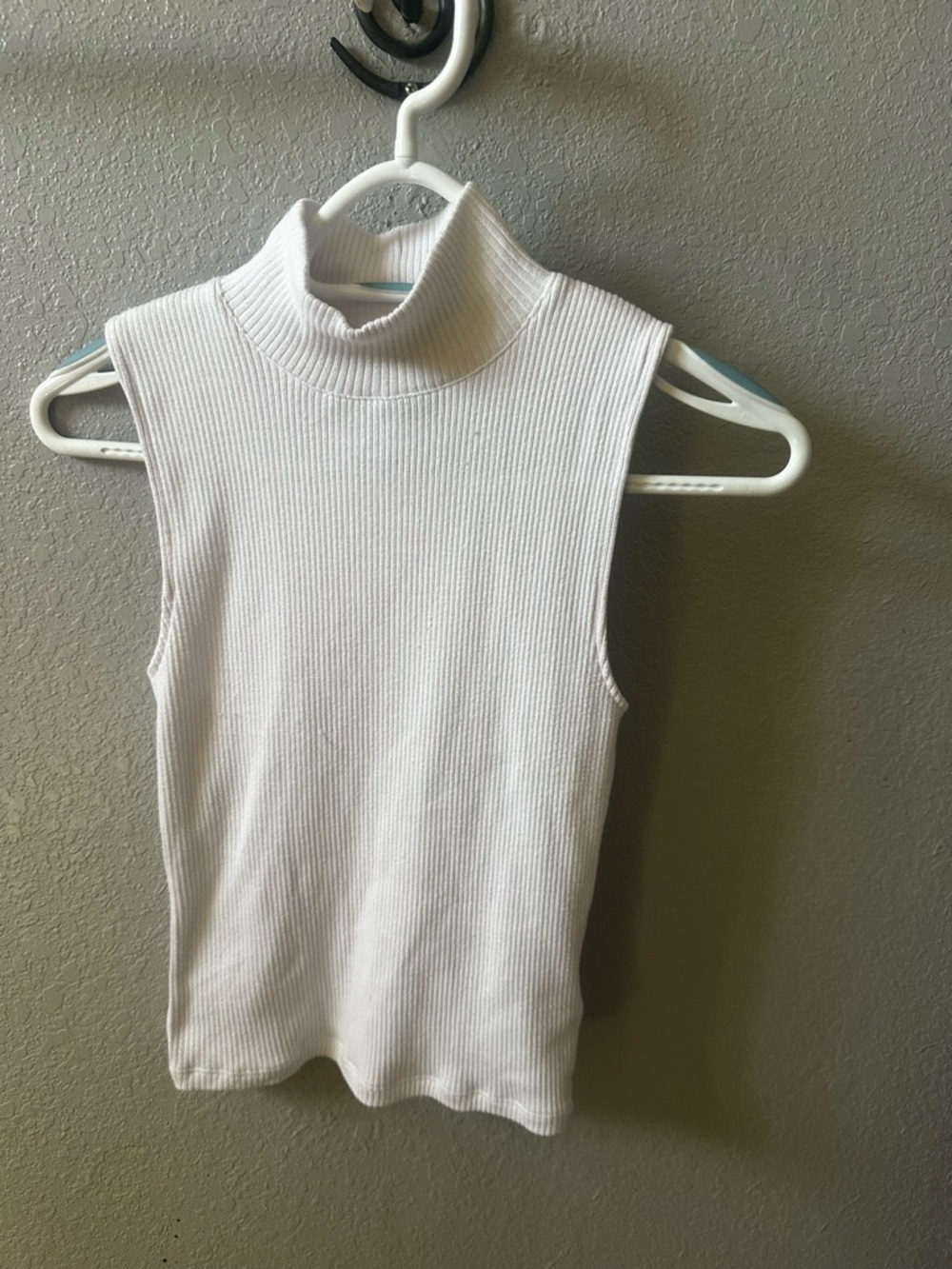 American Eagle White Ribbed Mock Neck Tank